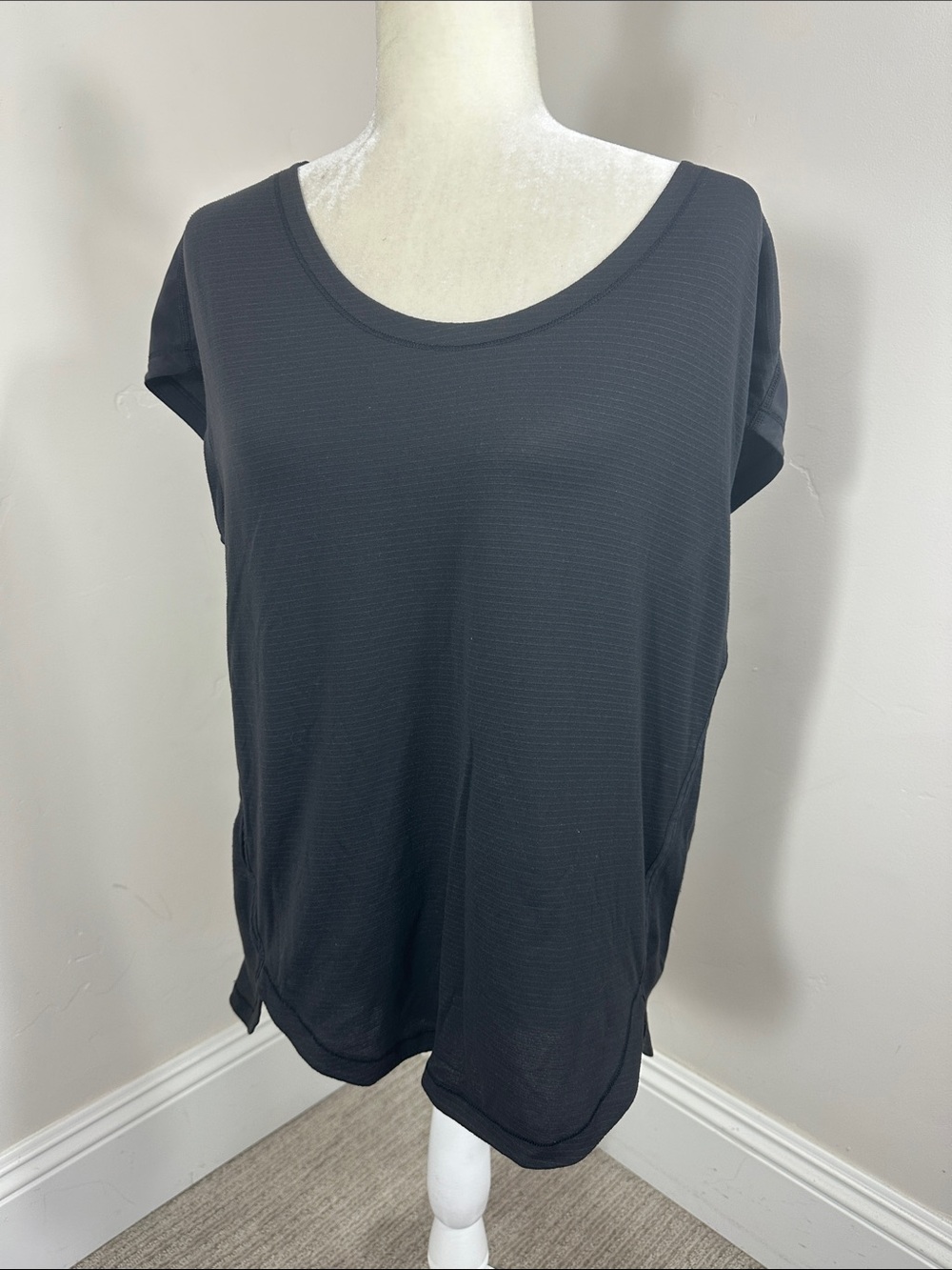Lululemon Black Stripe Short Sleeve Scoop Neck Top -Large